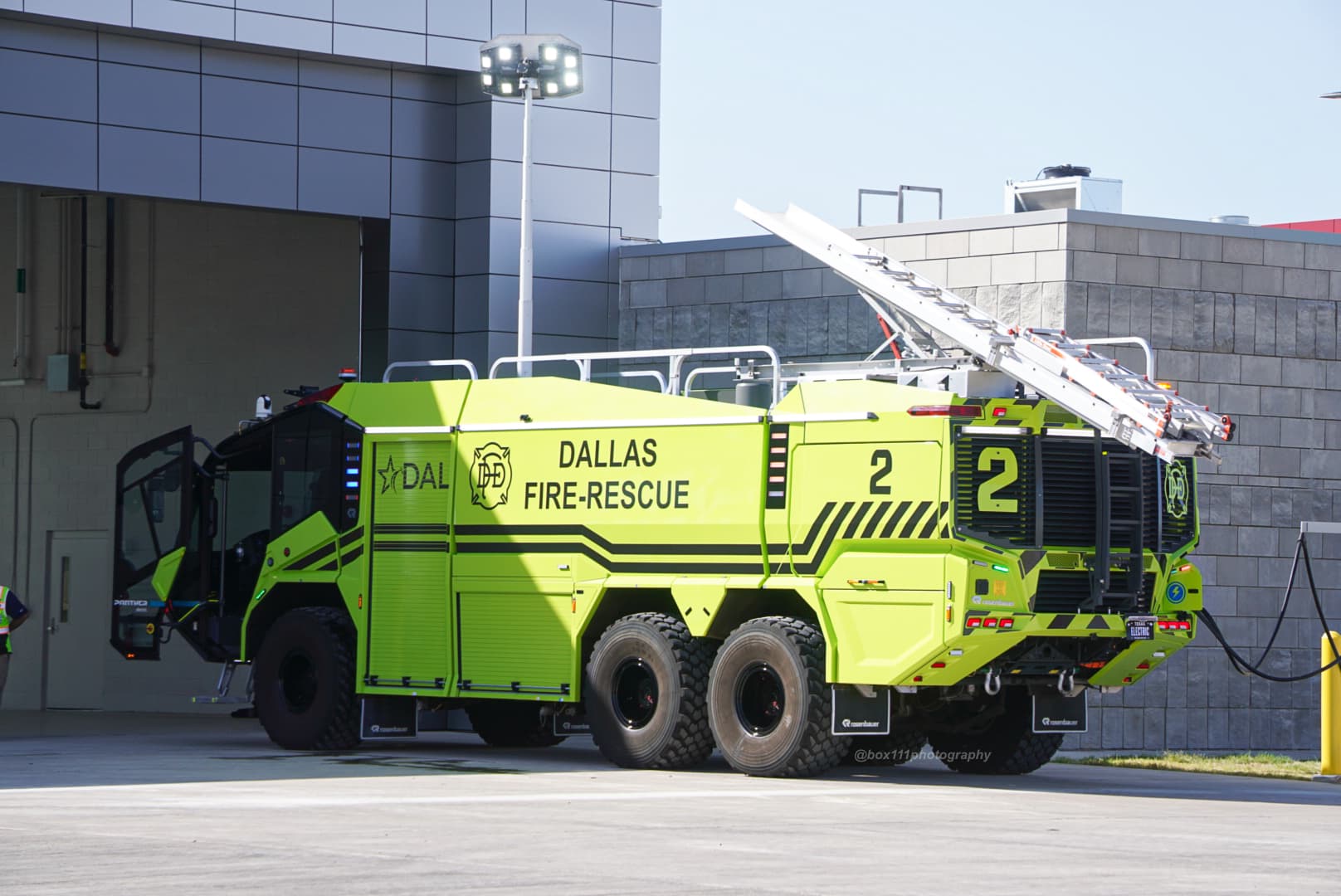 Dallas Fire-Rescue Opens New Station 21, Unveils Rosenbauer PANTHER 6x6 Electric — First Electric ARFF Truck in the Nation